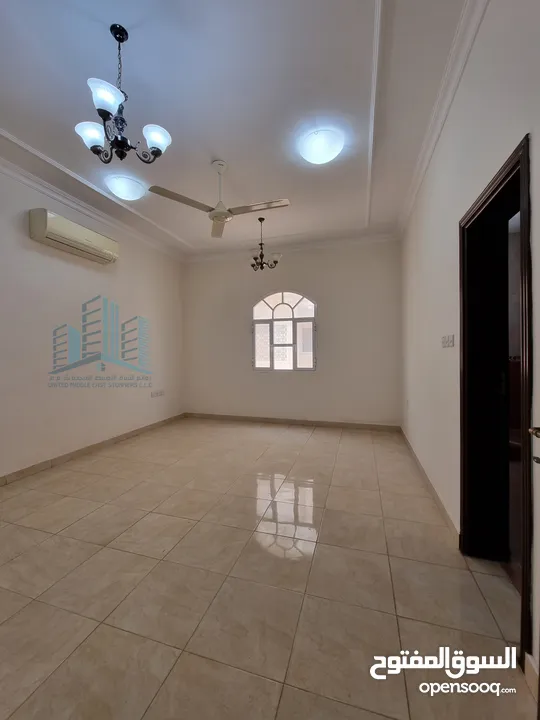 فيلا واسعة للاستخدام التجاري Clean & Neat 7 BR Commercial Villa