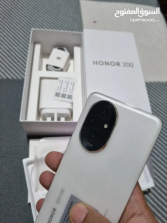 مشغل ايام Honer 200 5G رام 24 جيجا 256 و  512 شغال كفاله الشركة أغراضة والكرتونه الأصلية متوفر توصيل