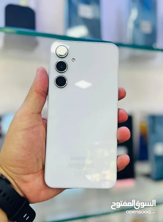 لسه بجلاتين Samsung A35 5G رام 16 جيجا 128 بدون كرتونه هدية كفر ولزقة وشاحن الاصلي متوفر توصيل