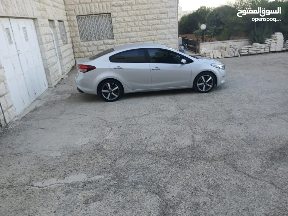 كيا K3 /موديل 2017/ ماتور 1600/ اقتصاديه/اصل سولار/ غنيه عن التعريف