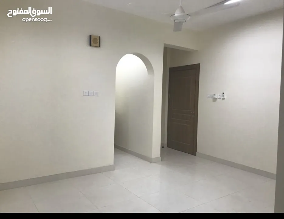 flat W/AC to rent nearest Muscat Mall/شقة مكيفة للإيجار قريب مسقط مول