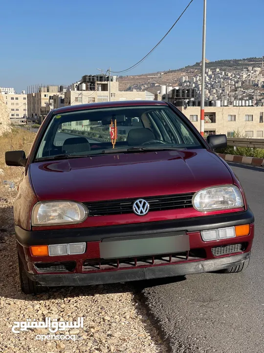 جولف MK3 موديل 1998 ماشية بس 105 الف محولة اوتومات بس عدة الغيار العادي كامل معها