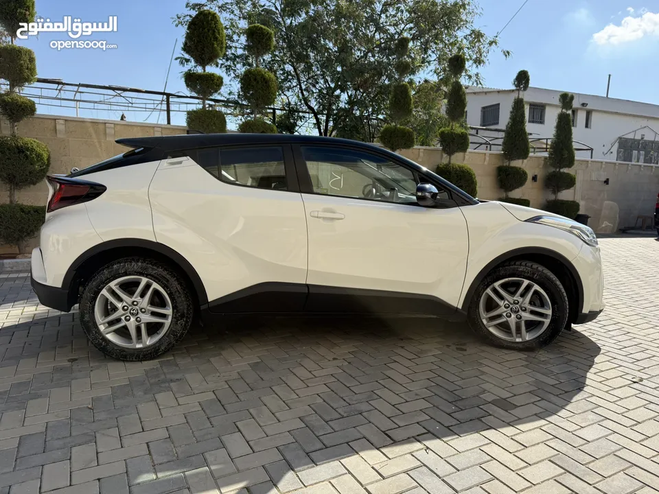 تويوتا C-HR ترخيص 2022 محرك 1800 هايبرد حصان 170