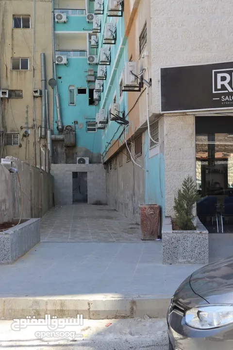 محلات تجارية للبيع او الايجار في شارع الجامعة اليرموك منطقة مميزة و معروفة