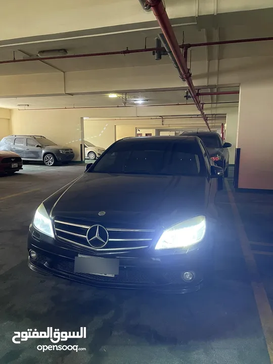 مرسيدس c350  موديل 2011 النسخة الرياضية AMG جميع الكماليات فل اوبشن  v6 نظيفة جدا للبيع