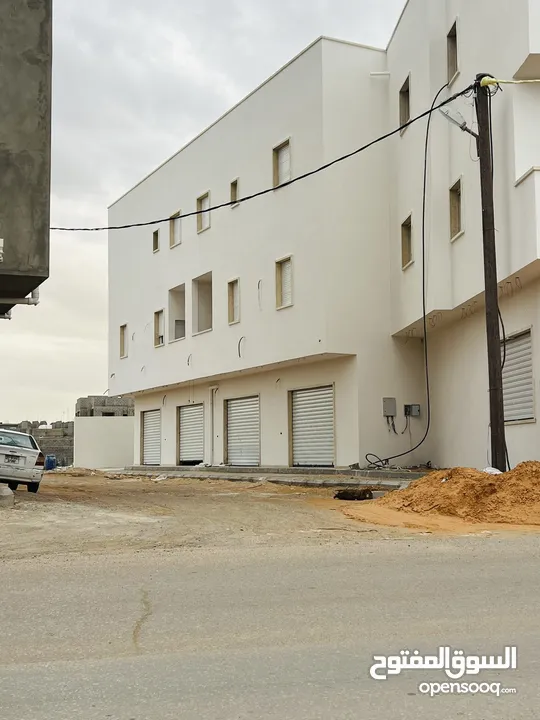 أربع شقق وأربع محلات للإيجار حي الزهور صلاح الدين امام مسجد بلال بن رباح
