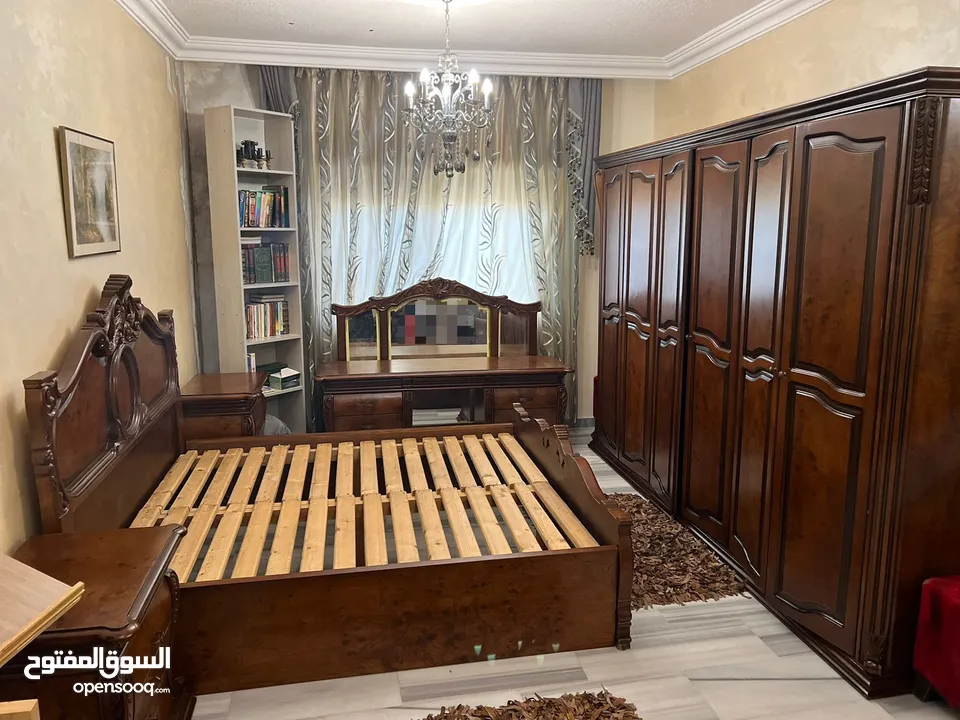 غرفة نوم زان تفصيل ثقيلة جدا جدا بسعر لقطه قابل للتفاوض للجادين فقط