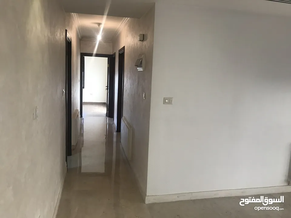 شقة مميزة للإيجار في دير غبار ،خلف فندق Olive Tree