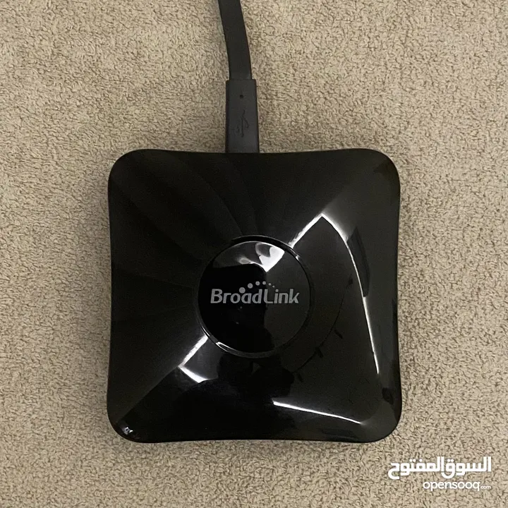 جهاز تحكم بأجهزة الريموت عبر التلفون و الانترنت  Broadlink RM4 Pro