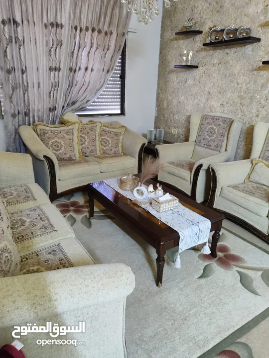 طقم كنب خشب زان زائد سجاد تركي زائد طوايل زائد بردايه للبيع بسعر 170