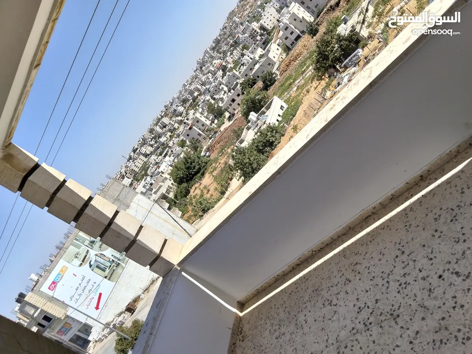 منزل للايجار حلحول الشارع الرئيسي