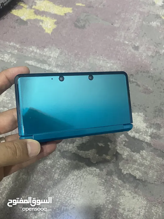 نينتيندو 3ds نظيفه وبحاله ممتازه