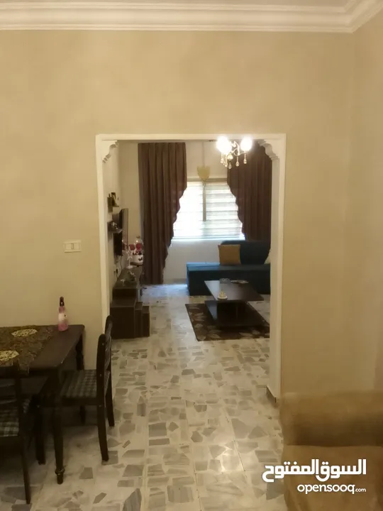 شقه للبيع حي العبدلات مطله ع شارع شيك