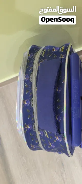 حقيبة اولاد مدرسية ذات جودة عالية و استعمال و حفاظ على الحقيبة بحالة ممتازة شبه جديدة و لا عيوب
