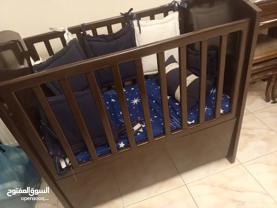 تخت بيبي استعمال خفيف جدا