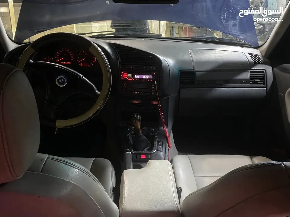 BMW وطواط 318
