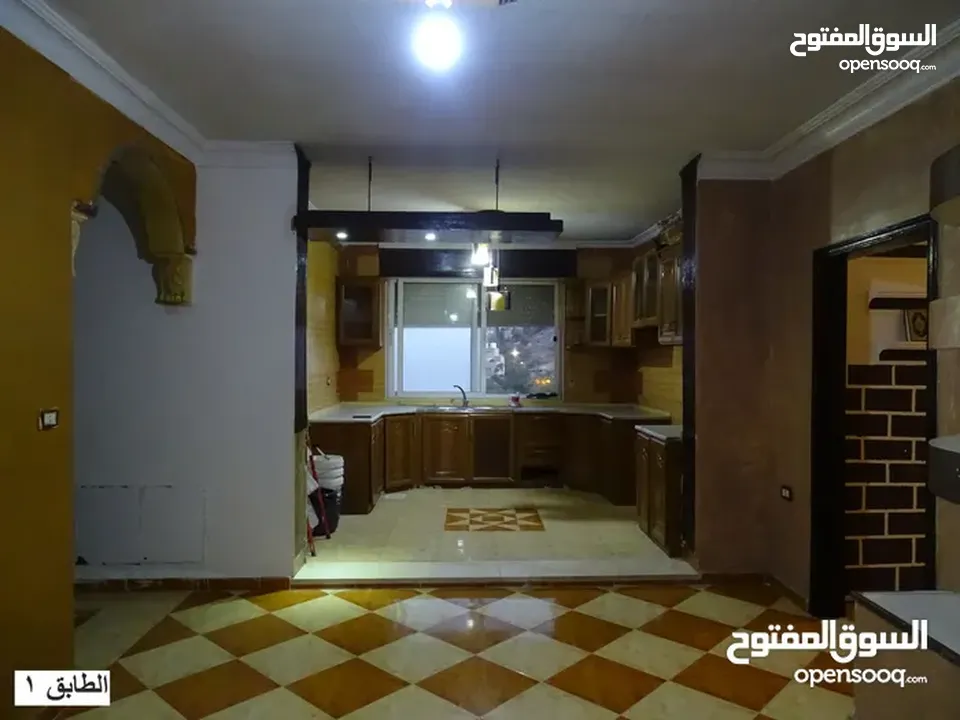بيت مستقل  للبيع في ابو نصير بسعر مغري جدا وقابل للتفاوض للجادين