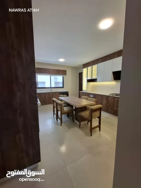 شقة مفروشة فاخرة بتصميم عصري اعلان رقم (O459)