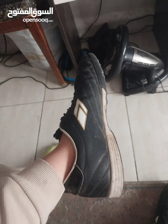 حذاء مستعمل اسبوع