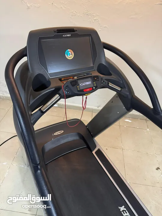 جهاز تريدميل Cybex770T شبه جديد استخدام شهرين فقط بسعر مغري