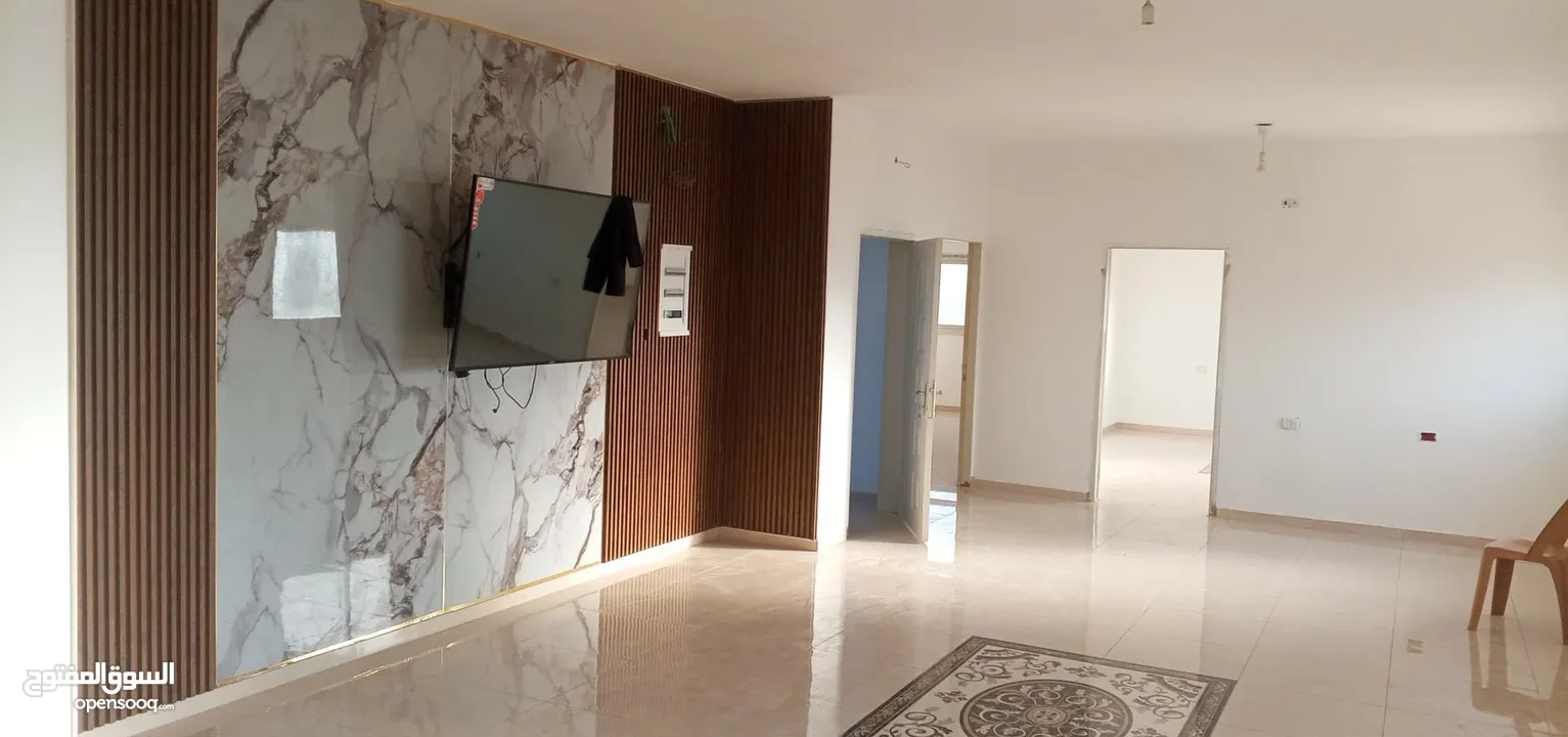 للبيع شقة مشطبة اولها شيك واخرها شيك