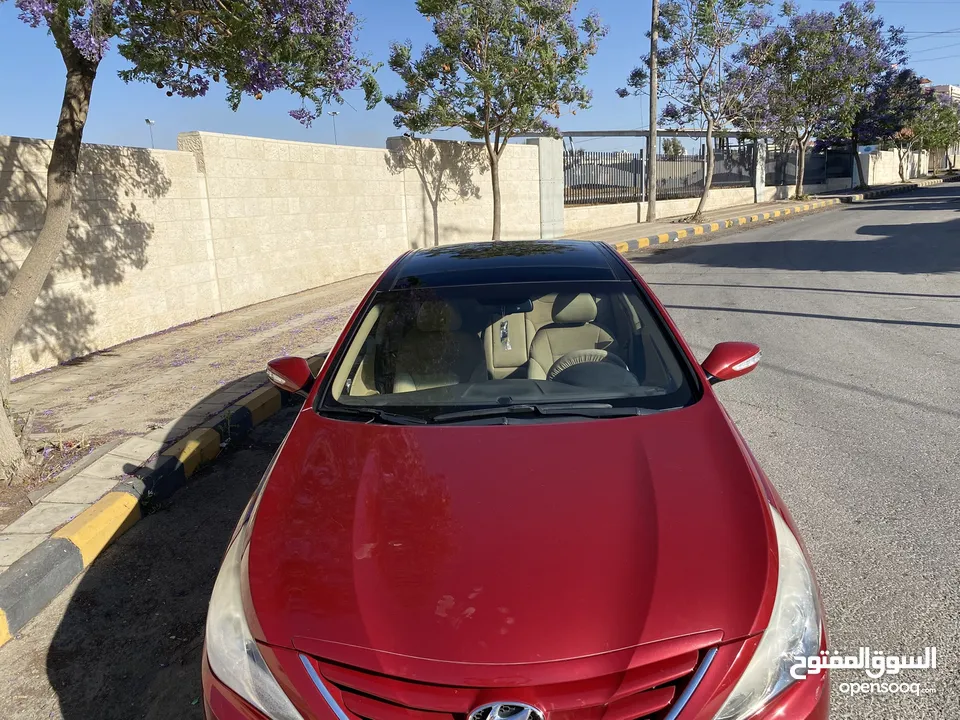 ‎هونداي سوناتا بنزين موديل2012 ماشيه 117000 كلم لون احمر للبيع