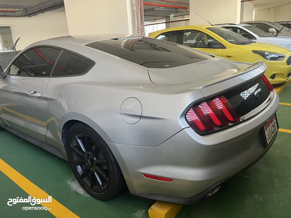 Ford Mustang 2016 V8 GCC specs