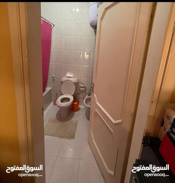 شقة للبيع. بسعر لقطة  لفترة محدودة.. من المالك مباشرة . الرجاء عدم تدخل وسطاء او مكاتب . البيع كاش
