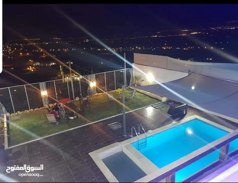 شاليه مميز للبيع او للبدل بشقه او ارض