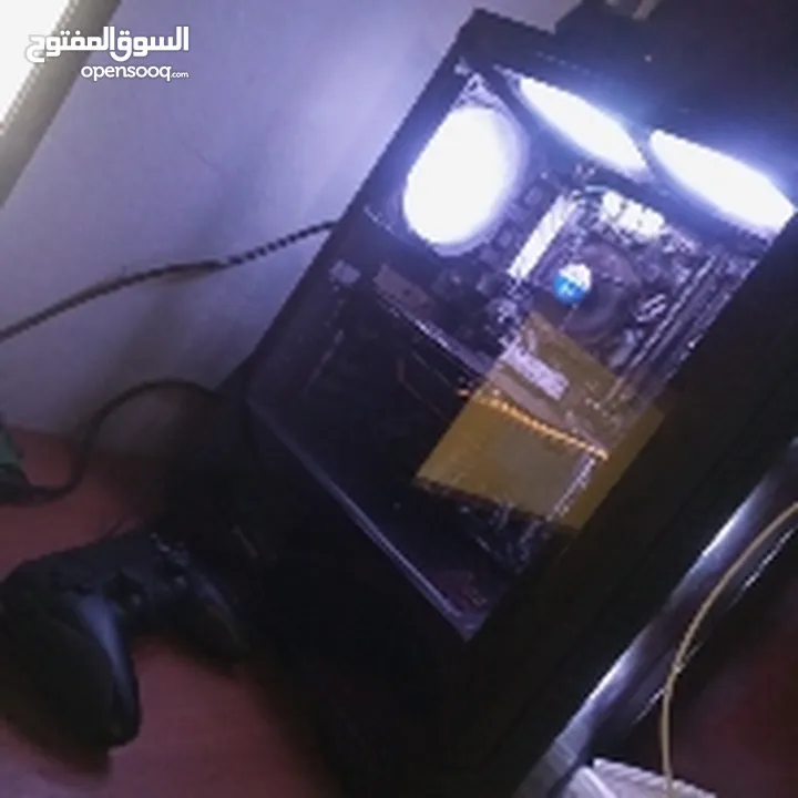 pc gaming مع الشاشة  للبيع