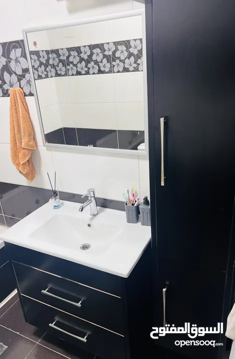 مغسلة + مراي + خزانه + جوارير / عرض لن يتكرر