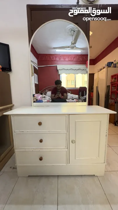 Dressing table for SALE - 10 KD