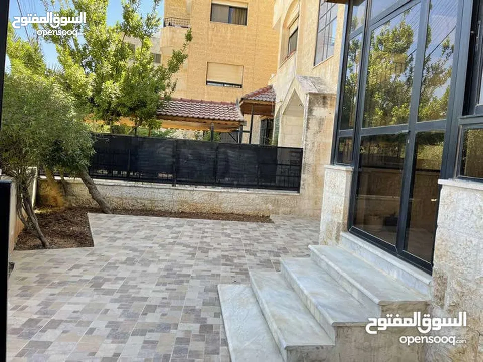 شقة مفروشة , ارضي ..  مع حديقة مميزة /  اعلان رقم (B93)