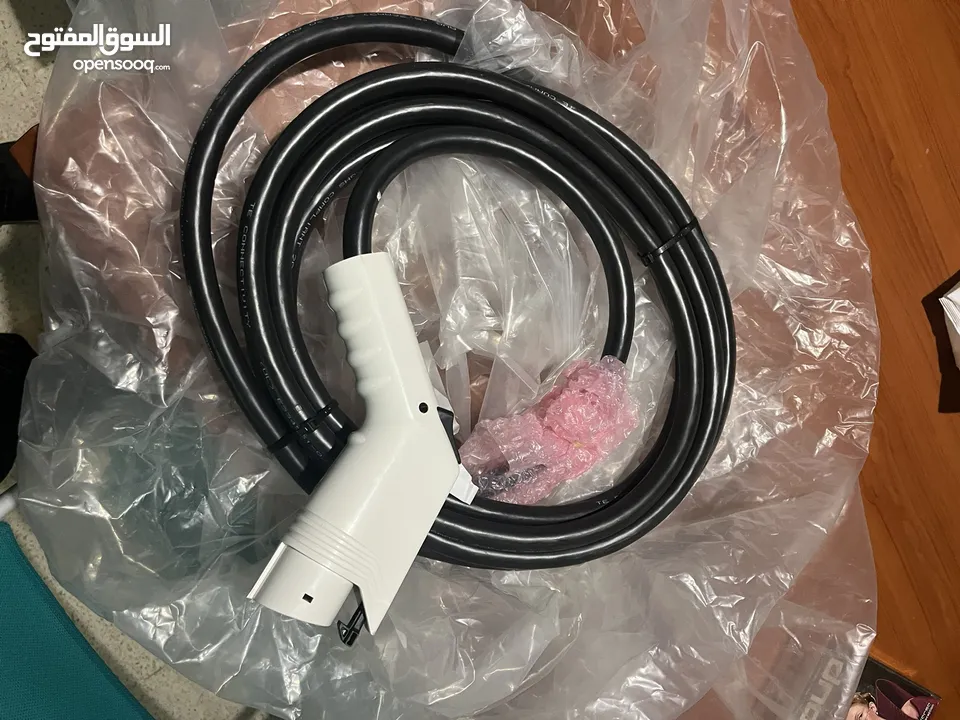 Rev D (rav-4) charging cable with the charging box   ‏Rev D  شاحن سيارة (rav-4) مع صندوق الشاحن