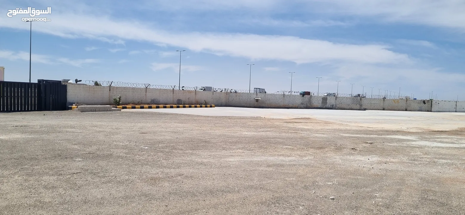 ارض استثمارية للايجار حاصلة على ترخيص تجاري