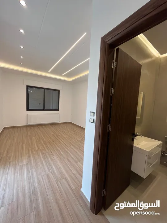 شقة للبيع في ضاحية النخيل بتشطيب فندقي 205متر