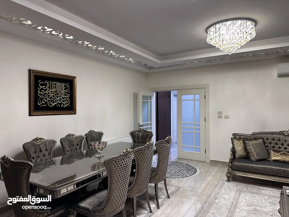 شقة فاخرة مؤثثه للبيع خلدا