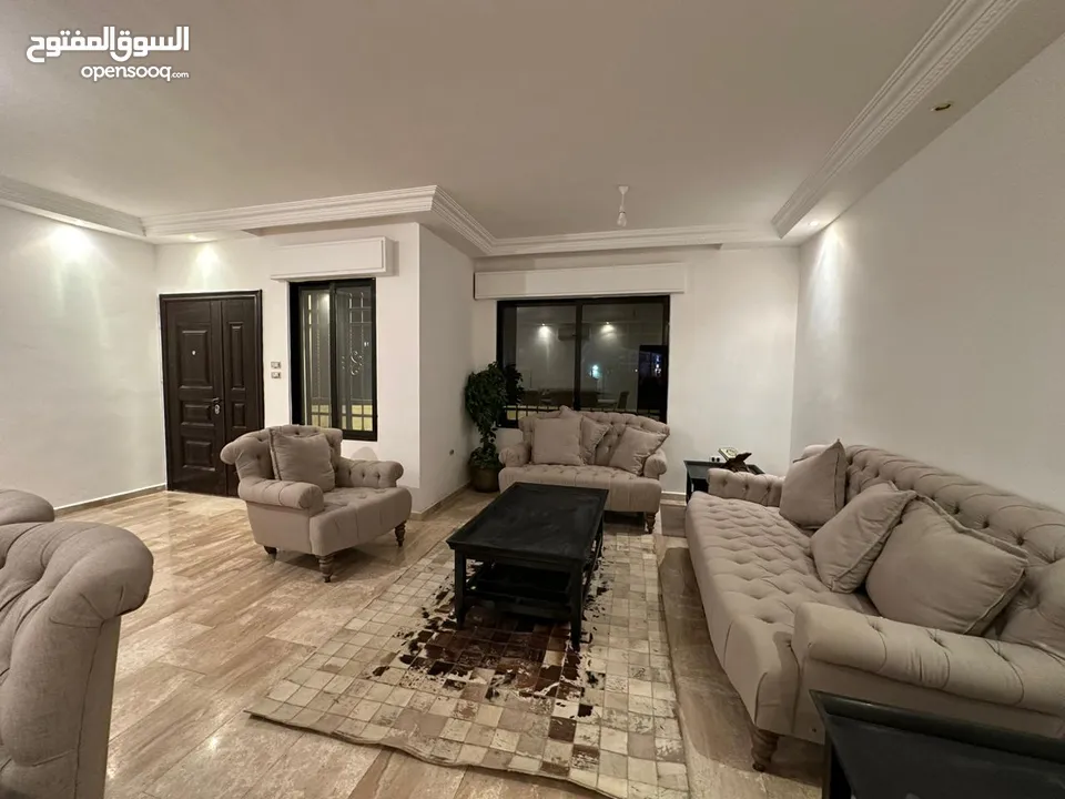 شقه مفروشة بالكامل