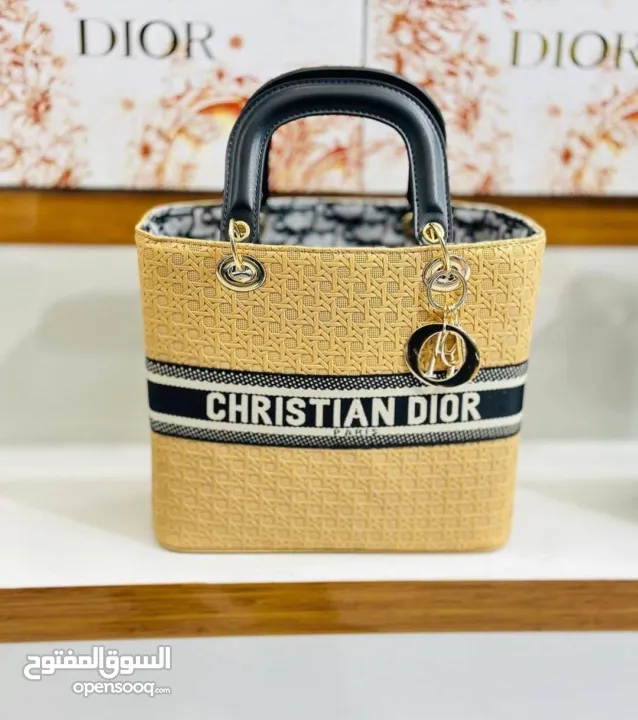 شنطة Dior - ماستر كوبي  فل تختيم لأن الأناقة الحقيقية ما بتكون بصوت عالي قطعة فخامة و ذوق و اناقة