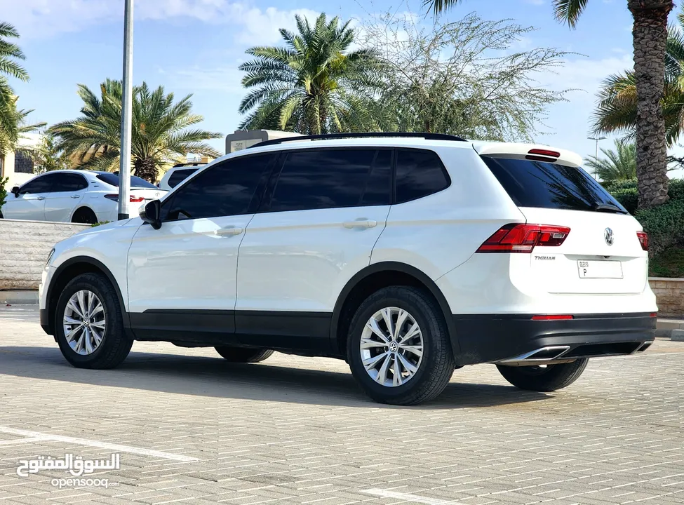 2018 Volkswagen Tiguan / Gcc Specs/ 4 Cylinder / 7 Seats / Mid Option