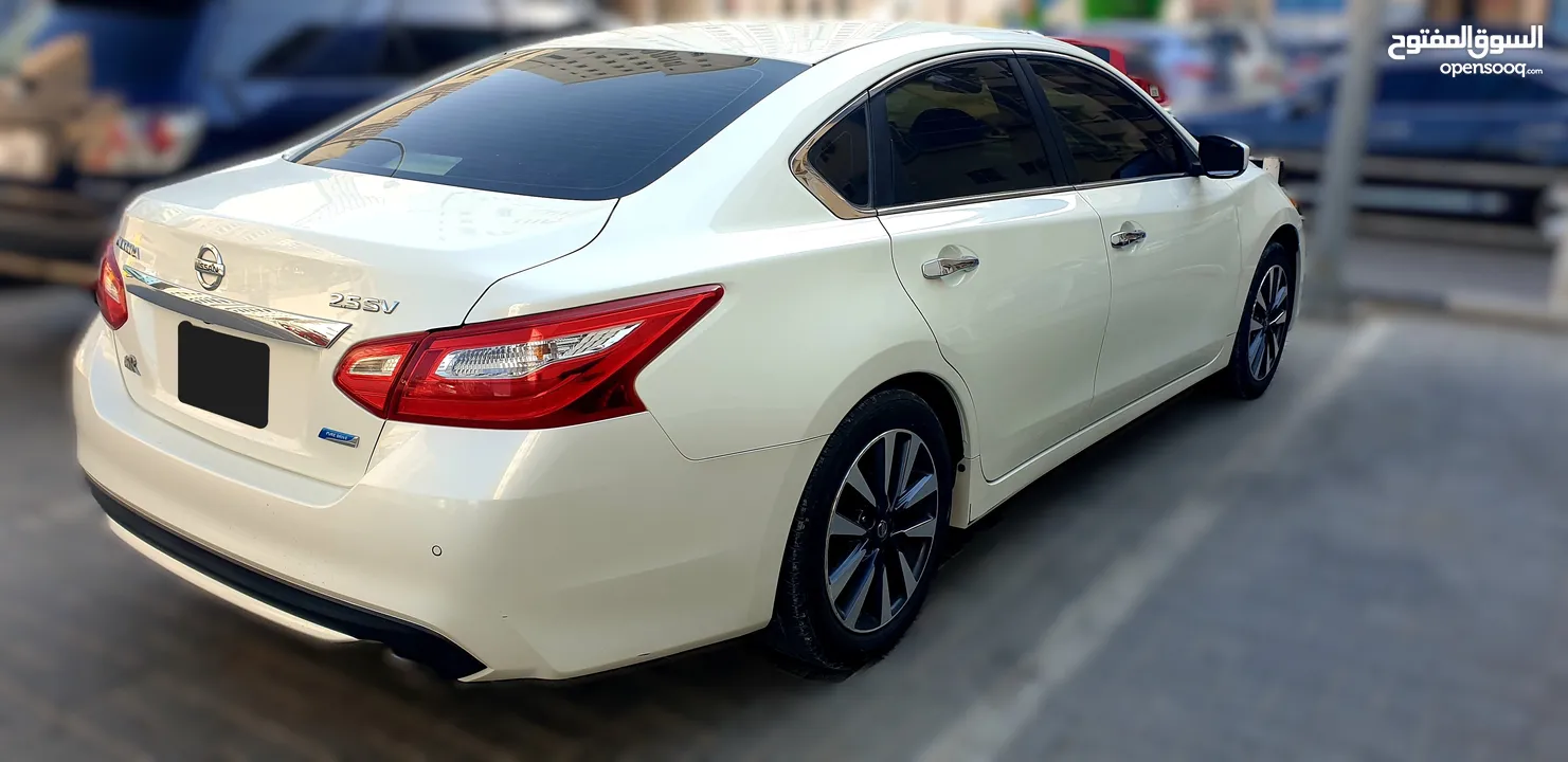 Altima 2017 SV GCC specs, orignal paint,  accident free, not drawn