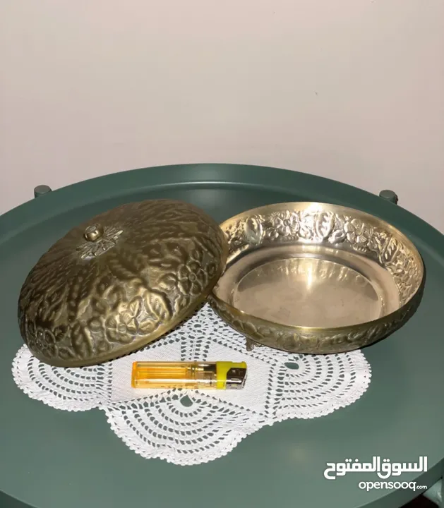 نحاس قديم من الستينات (نوادر). التفاصيل في الوصف.