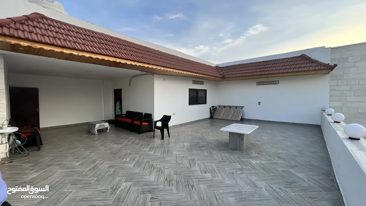عماره طابقين للبيع تشطيب ديلوكس عمر البناء 5سنوات