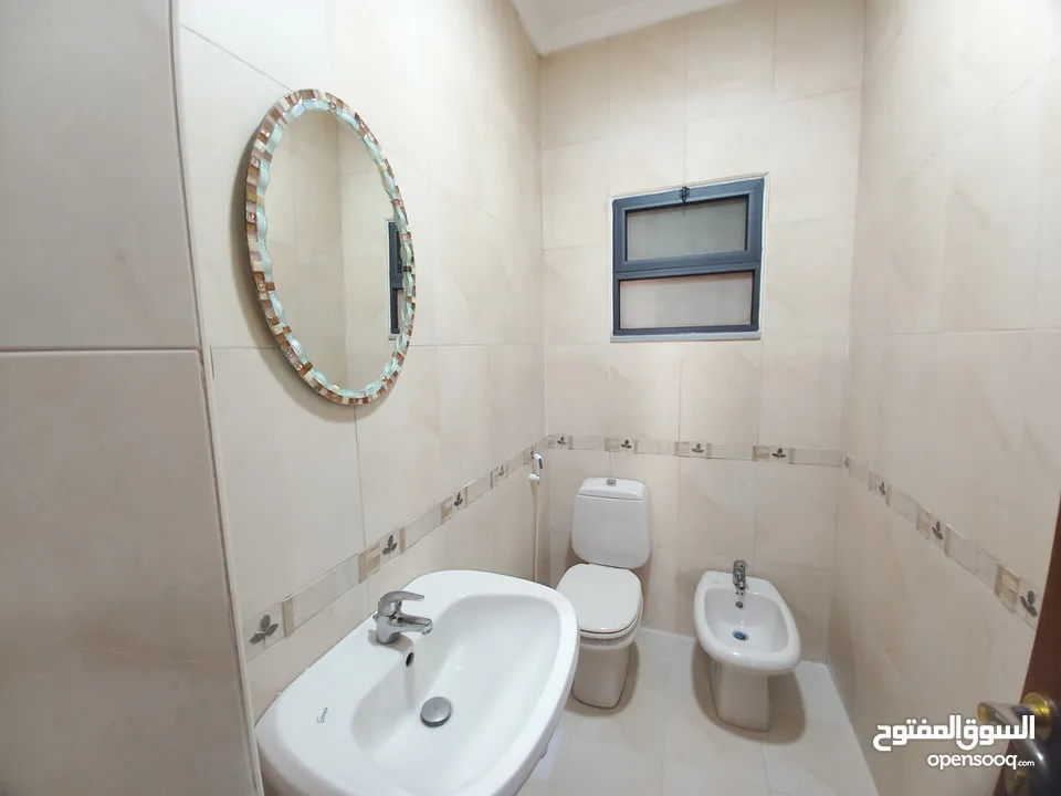شقة غير مفروشة للإيجار 200م2 ( Property 19174 )-175055046