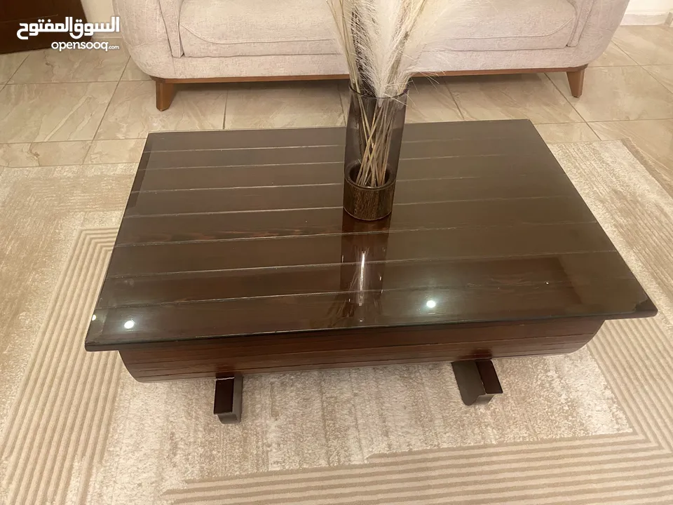 طاوله وسط بدون زجاج