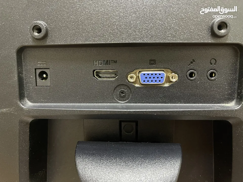 Xbox series s مع شاشة وماوس وكيبورد بحالة ممتازة جدا