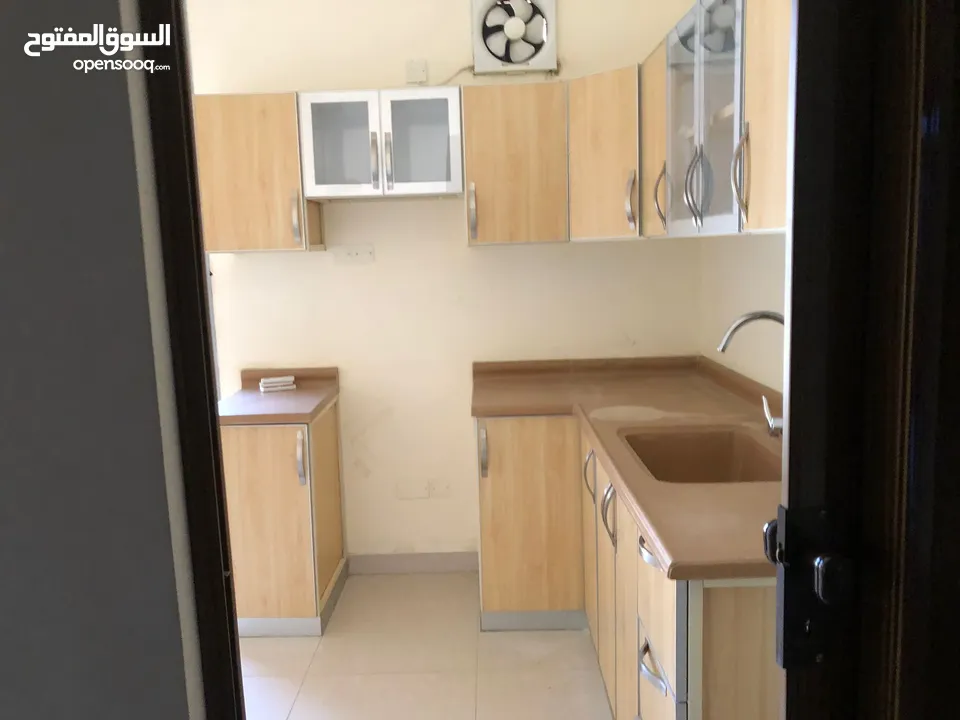 OFFICE IN PRIM LOCATION SANABIS مكتب في موقع رائع في سنابس