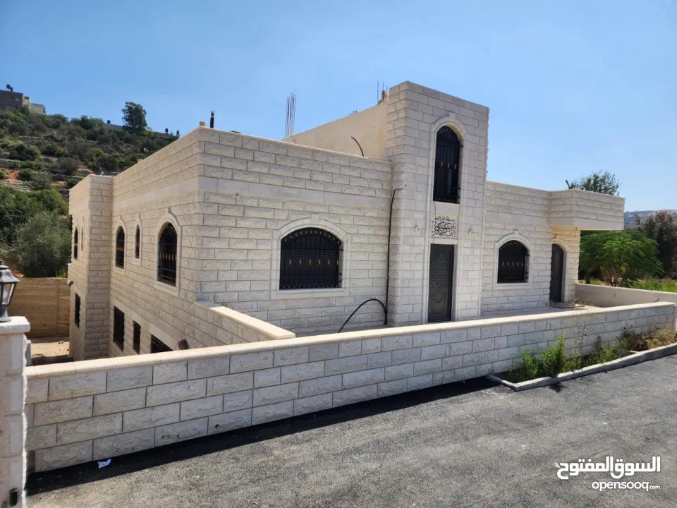 فلل للبيع  في منطقة سردا