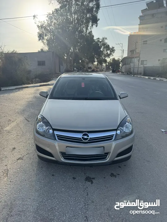 اوبل استرا موديل 2006