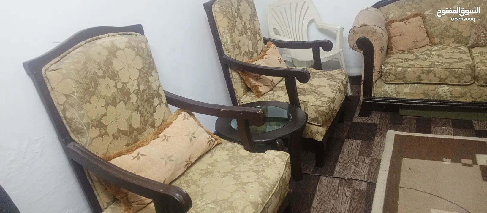 طقم كنب للبيع خشب زان ثقيل مع طقم طاولات زان ثقيل